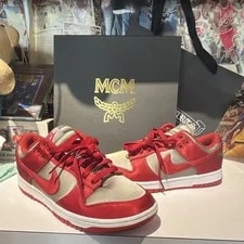 Nike — Nike Dunk Lows — Sneaker — resale