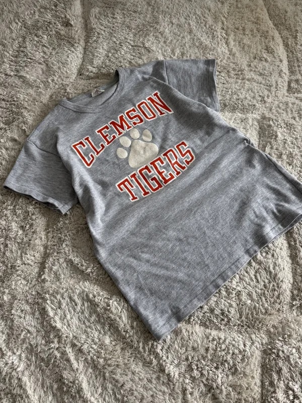 70s Clemson Tigers T-shirt — streetwear — resale