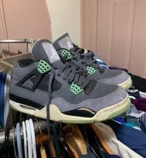 Jordan — Jordan 4 Retro Glow 308497-033 — Sneaker — resale