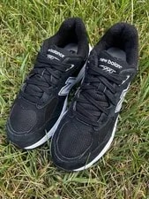Clean New Balance 990v3 Size 6 Running Shoes 2