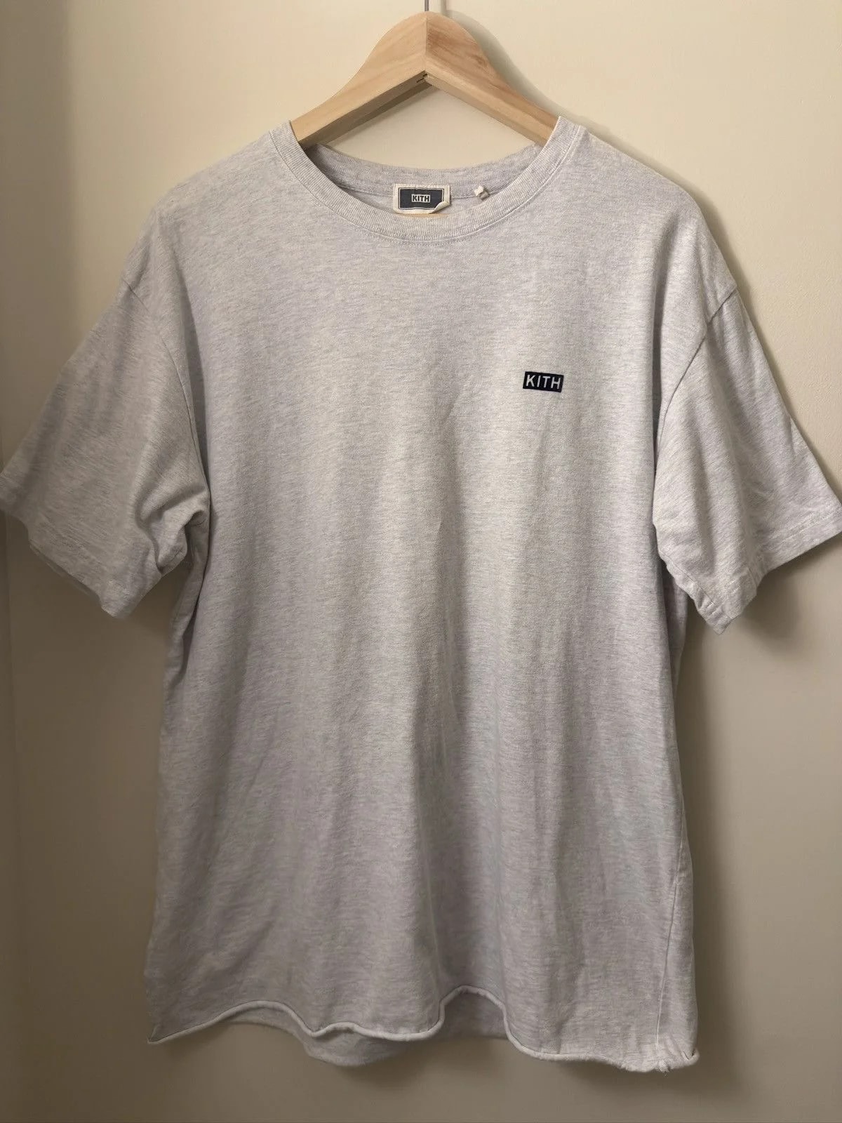 KITH — Kith Small Box Logo Size Medium Tee Shirt — streetwear — resale