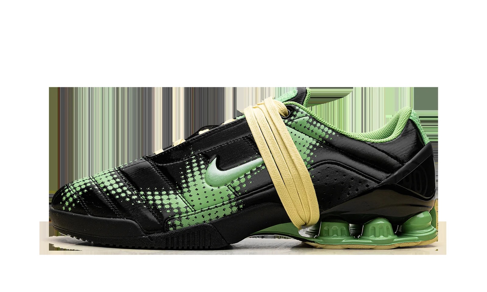 Nike — Total 90 Shox Magia Wmns " IR8176 002 — Sneaker — resale