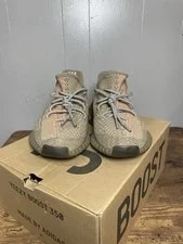 Size 9.5M - Yeezy Boost 350 V2: 3