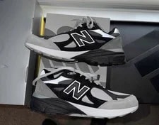 Dtlr X New Balance 990v3 GR3YSCALE 2