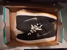 Nike SB — Nike SB Dunk High Skunk Size 10.5 2016 (Damaged Box) — Sneaker — resale