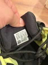 Yeezy Boost 700 - Mnvn “Phosphor” - Size 9M - PreOwned With Box - Reflective 3