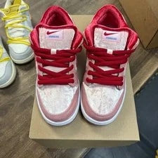 Nike SB Dunk Low Strangelove Skateboards 2