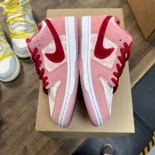 Nike SB Dunk Low Strangelove Skateboards 3
