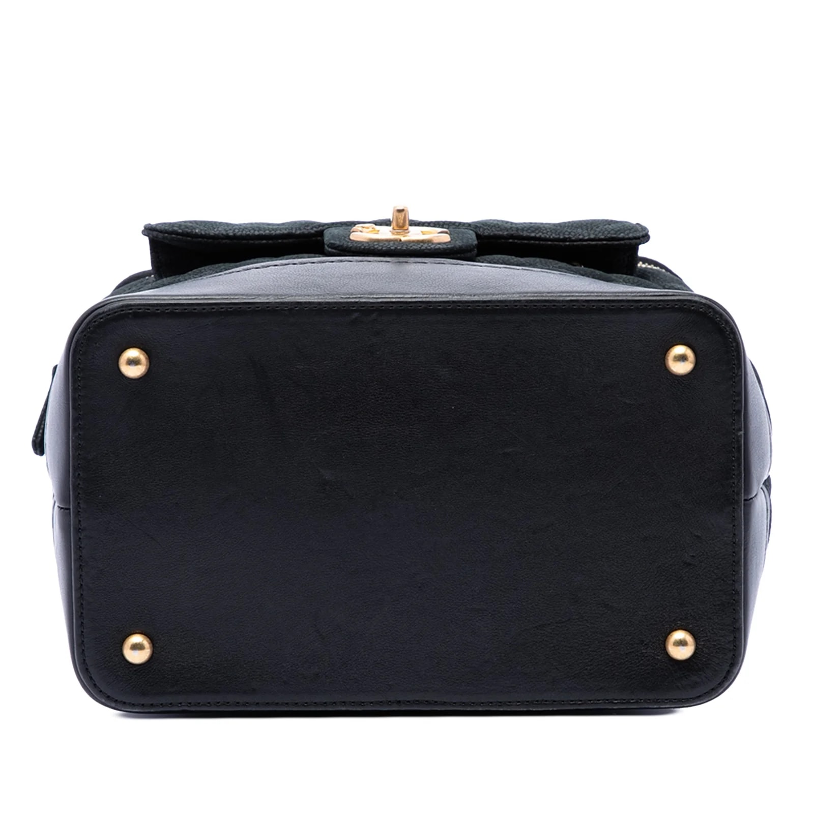 Globe Trotter Vanity With Chain 3