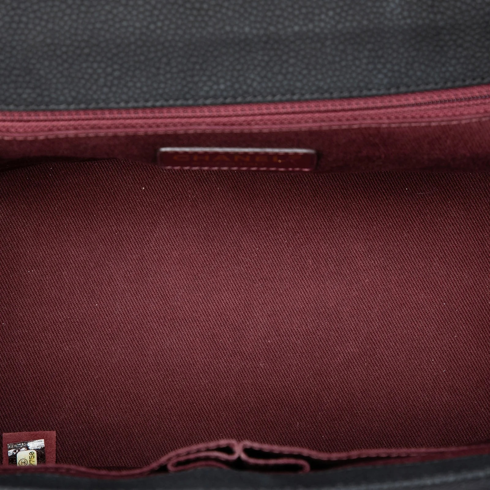 Globe Trotter Vanity With Chain 4