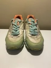 Size 9 ’S Size 7.5- Saucony 6000 2
