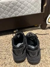 Yeezy 700 v2 Vanta 3