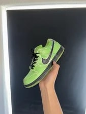 Nike SB — Nike SB Dunk Low Powerpuff “Buttercup” — Sneaker — resale