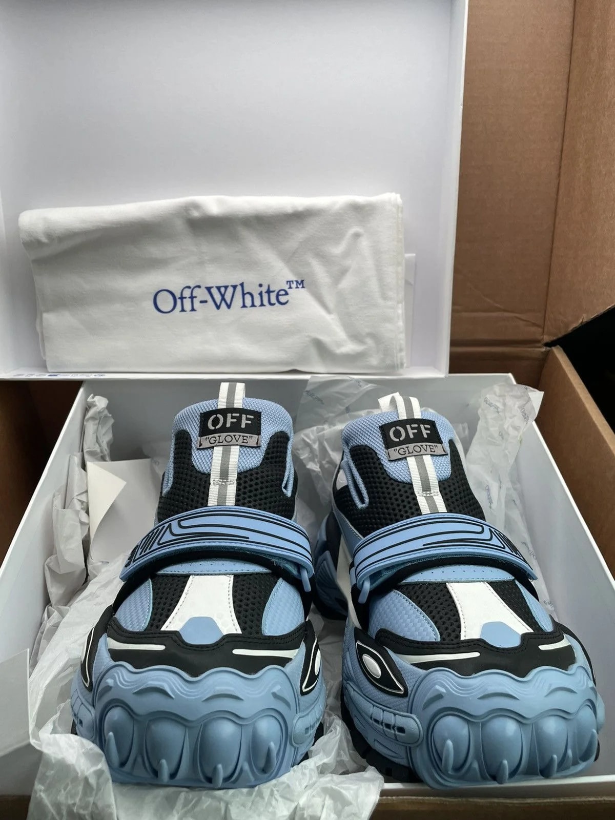 Off-white Glove Slip on 2