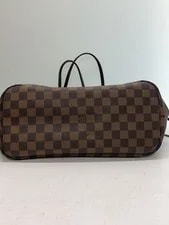 Louis Vuitton 1 Neverfull Hook Broken 4