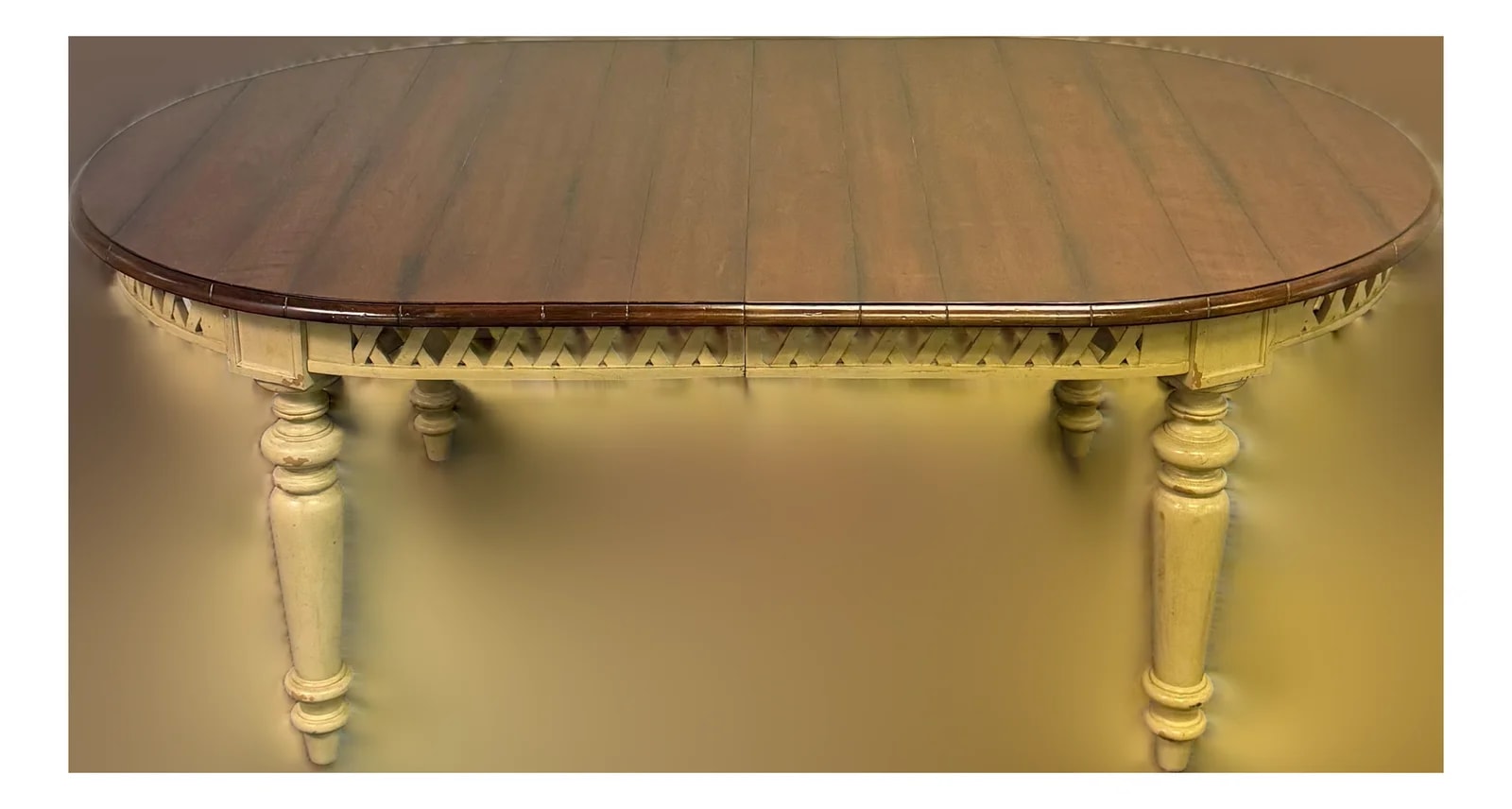Hooker — Hooker Furniture Rustic Farmhouse Painted Dining With 2 Leaves — Furniture — resale