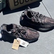 Yeezy — Yeezy Boost 350 V2 Low Top Lace-Up Striped / New Box — Sneaker — resale