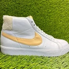 Nike SB — Nike SB Zoom Blazer Mid Size 6.5 Athletic Shoes — Sneaker — resale