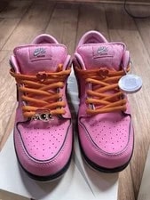 Nike — Size 9 - the Powerpuff X Nike Dunk Pro SB QS Low Blossom — Sneaker — resale
