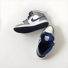 Jordan 1 Mids 3
