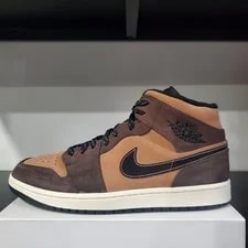 Jordan 1 Mid SE 11 Dark Archaeo 2