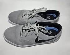 Nike SB Skate Shoes US 8.5 Swoosh 3