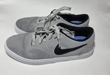 Nike SB Skate Shoes US 8.5 Swoosh 4