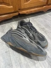 Yeezy 700 V2 Geode 3