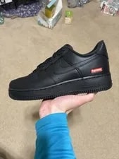Nike — Size 8 - Nike Air Force 1 Low Supreme — Sneaker — resale