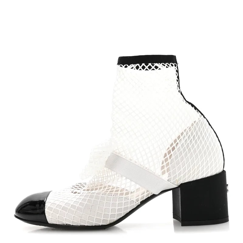 Chanel — Kid Mary Jane Short — Designer Shoe — resale