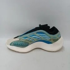 Yeezy 700 V3 Arzareth Model 779001 Adidas 4