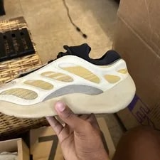 Size 10.5 - Adidas Yeezy 700 V3 Safflower 2