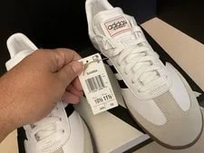 New! Adidas Samba / /Gum Indoor Soccer Shoes. Size 10.5. Nice 4