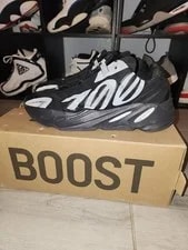 Yeezy 700 Mnvm Metallic 2