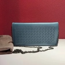 Bottega Veneta — Bottega Veneta Classic WOC Crossbody — Handbag — resale