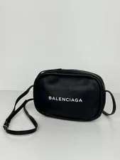 Balenciaga — Balenciaga Everyday Camera Crossbody in — Handbag — resale