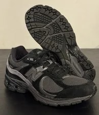 Size 8 - New Balance 2002R Magnet 4