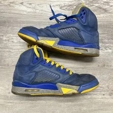 Air Jordan — Size 9 Air Jordan 5 Retro Laney ’S 9 Mismatch Laces — Sneaker — resale
