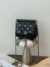Chanel — Chanel Roll Top Flap Crossbody 22K — Handbag — resale