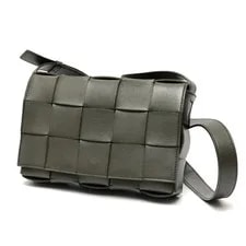 Bottega Veneta — Bottega Veneta Cassette Maxi 578004 in #048 — Handbag — resale