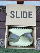 Yeezy Slides Resin 4