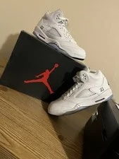 Jordan — Jordan 5 🐺🐺 — Sneaker — resale