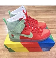 Nike SB — Nike SB Dunk High Strawberry Cough Skate Shoes US — Sneaker — resale