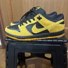 Nike SB — 9.0US Nike Sb Dunk Low Iowa — Sneaker — resale