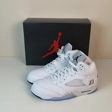 Air Jordan — Air Jordan 5 Retro Metallic (2026) HQ7978 103 — Sneaker — resale