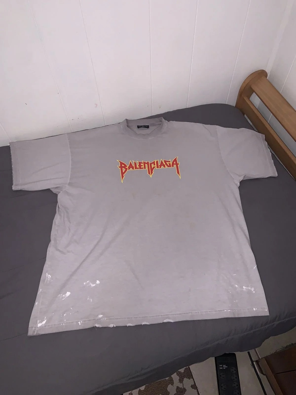 Balenciaga — Balenciaga Metal Logo - Oversized - Size 4 (XL2) — streetwear — resale