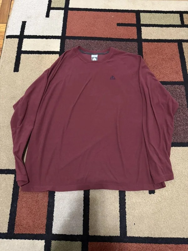 Nike — Nike ACG Thermal Long Sleeve — streetwear — resale
