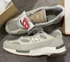 Size 11 - New Balance 992 Olivine 2