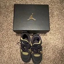 Jordan Air 4 / Mid Top Lace Up Athletic 2