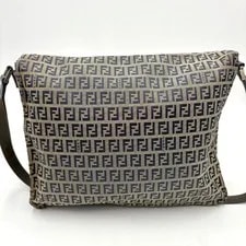 Fendi Crossbody 27x32x5 3